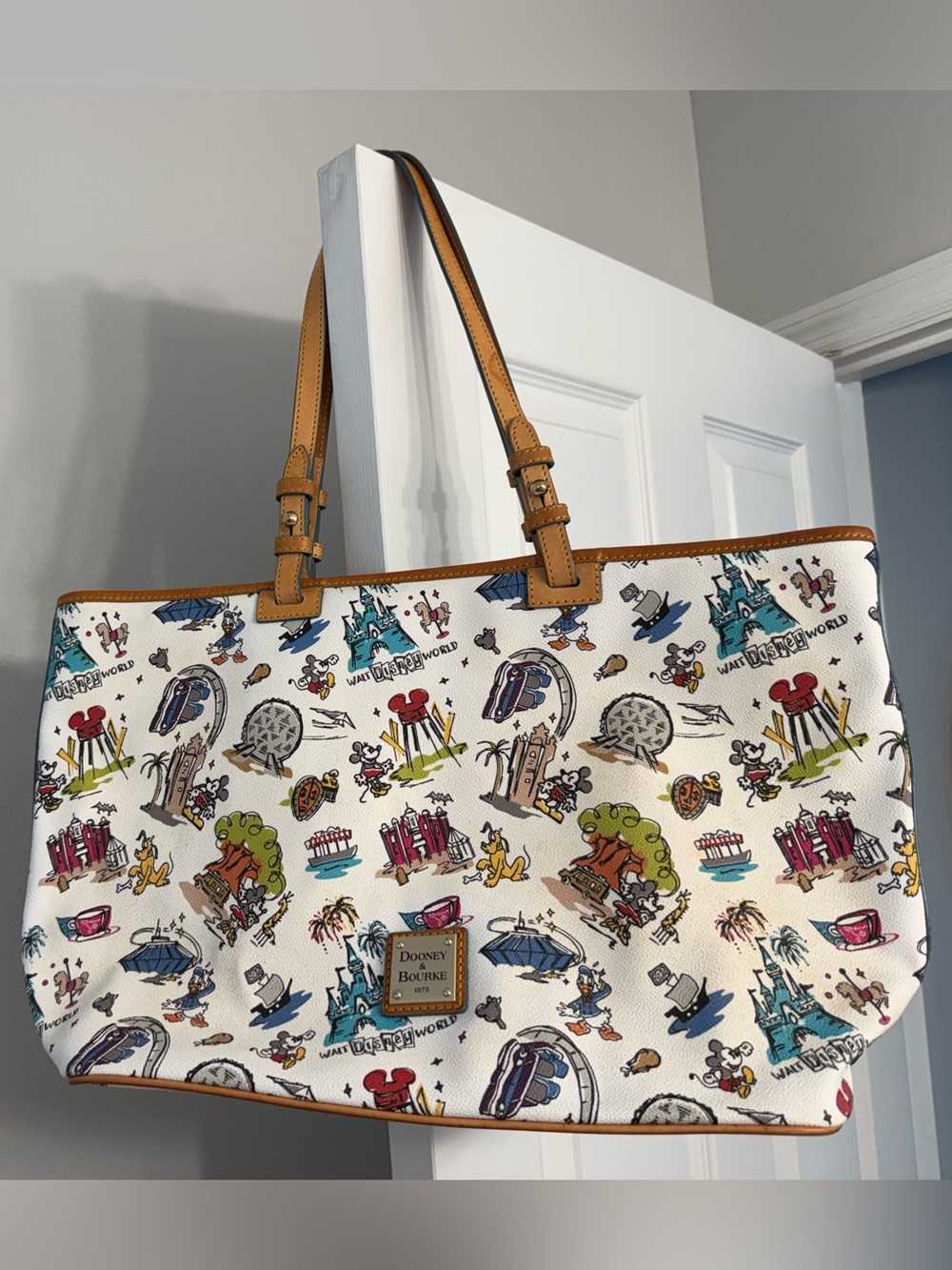 Disney Dooney & Bourke White Disney Park Sketch Large Tote